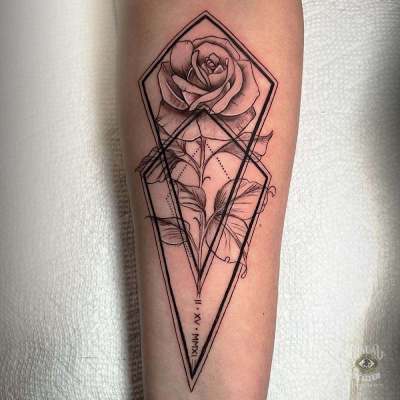 FINE LINE TATTOOS